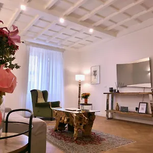 Helmirage Trevi Guest house Rome